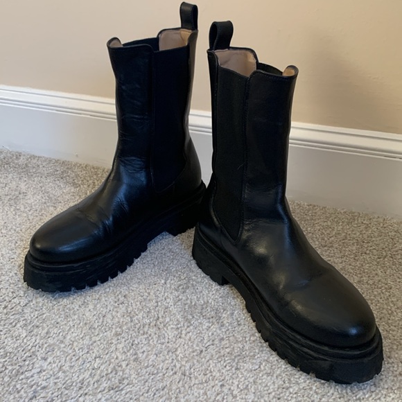 Banana Republic tall Chelsea boots - Picture 3 of 9